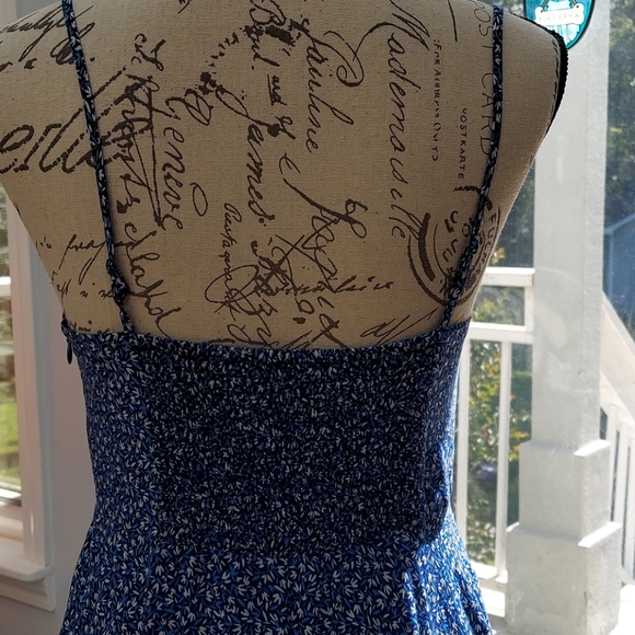 Medium size sleeveless dress - Picture 3 of 4